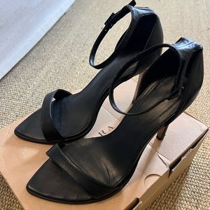 ZARA BLACK STRAPY HEEL SIZE 37